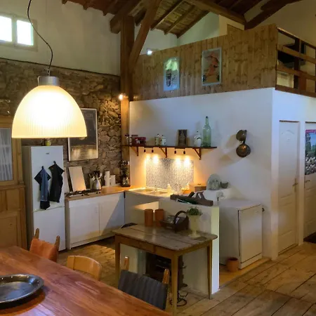 Les Trois Noyers Holiday home