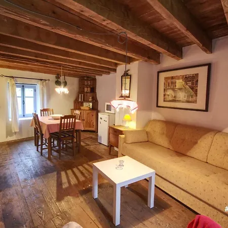 Holiday home Les Trois Noyers Tailhac