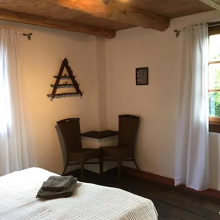 Les Trois Noyers Holiday home