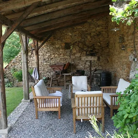 Les Trois Noyers Holiday home