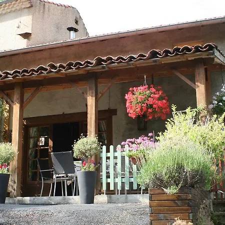 Les Trois Noyers *